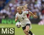 08.07.2025, UEFA Frauen-Europameisterschaft 2025 in der Schweiz. Spieltag 2, Vorrunde, Deutschland - Dnemark, im St-Jakob-Park Basel (Schweiz). Kathrin Hendrich (Deutschland) am Ball 