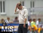 17.07.2025, Fussball 2. Bundesliga 2025/2026, Darmstadt 98 im Sommertrainingslager in Bad Wrishofen im Unterallgu, Testspiel: Darmstadt 98 - FC St.Gallen 1879, im Stadion Bad Wrishofen. Trainer Florian Kohfeldt (SV Darmstadt 98) nachdenklich 