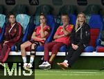 19.07.2025, UEFA Frauen-Europameisterschaft 2025 in der Schweiz. Viertelfinale, Frankreich - Deutschland, im St-Jakob-Park Basel (Schweiz). v.l. x, Giulia Gwinn (Deutschland), x und Nia Knzer (Deutschland). 