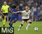 19.07.2025, UEFA Frauen-Europameisterschaft 2025 in der Schweiz. Viertelfinale, Frankreich - Deutschland, im St-Jakob-Park Basel (Schweiz). v.l. Oriane Jean-Franois (Frankreich) gegen Franziska Kett (Deutschland) 
