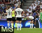 19.07.2025, UEFA Frauen-Europameisterschaft 2025 in der Schweiz. Viertelfinale, Frankreich - Deutschland, im St-Jakob-Park Basel (Schweiz). Kathrin Hendrich (Deutschland) kann es nich fassen, sie sieht von Referee Tess Olofsson (Schweden) die Rote Karte.