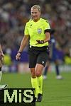 19.07.2025, UEFA Frauen-Europameisterschaft 2025 in der Schweiz. Viertelfinale, Frankreich - Deutschland, im St-Jakob-Park Basel (Schweiz). Referee Tess Olofsson (Schweden) gestikuliert,