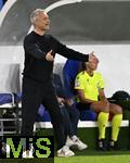 19.07.2025, UEFA Frauen-Europameisterschaft 2025 in der Schweiz. Viertelfinale, Frankreich - Deutschland, im St-Jakob-Park Basel (Schweiz). Trainer Christian Wck (Deutschland) regt sich auf