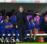 19.07.2025, UEFA Frauen-Europameisterschaft 2025 in der Schweiz. Viertelfinale, Frankreich - Deutschland, im St-Jakob-Park Basel (Schweiz). Trainer Laurent Bonadei (Frankreich) gestikuliert
