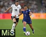 19.07.2025, UEFA Frauen-Europameisterschaft 2025 in der Schweiz. Viertelfinale, Frankreich - Deutschland, im St-Jakob-Park Basel (Schweiz). v.l. Giovanna Hoffmann (Deutschland) gegen Selma Bacha (Frankreich) 