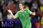 19.07.2025, UEFA Frauen-Europameisterschaft 2025 in der Schweiz. Viertelfinale, Frankreich - Deutschland, im St-Jakob-Park Basel (Schweiz). Torhterin Ann-Katrin Berger (Deutschland) jubelt
