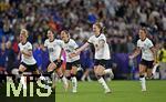 19.07.2025, UEFA Frauen-Europameisterschaft 2025 in der Schweiz. Viertelfinale, Frankreich - Deutschland, im St-Jakob-Park Basel (Schweiz). v.l. Linda Dallmann (Deutschland), Sara Dbritz (Deutschland), Klara Bhl (Deutschland), Sjoeke Nsken (Deutschland) und Selina Cerci (Deutschland) jubeln