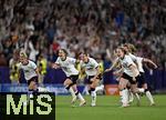 19.07.2025, UEFA Frauen-Europameisterschaft 2025 in der Schweiz. Viertelfinale, Frankreich - Deutschland, im St-Jakob-Park Basel (Schweiz). v.l. Linda Dallmann (Deutschland), Sara Dbritz (Deutschland), Klara Bhl (Deutschland), Sjoeke Nsken (Deutschland) und Selina Cerci (Deutschland) jubeln