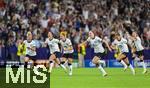 19.07.2025, UEFA Frauen-Europameisterschaft 2025 in der Schweiz. Viertelfinale, Frankreich - Deutschland, im St-Jakob-Park Basel (Schweiz). Frenetischer Jubel bei den deutschen Frauen nach dem siegreichen Elfmeterschieen. Linda Dallmann (Deutschland), Sara Dbritz (Deutschland), Giovanna Hoffmann (Deutschland), Sjoeke Nsken (Deutschland), Selina Cerci (Deutschland) 