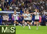19.07.2025, UEFA Frauen-Europameisterschaft 2025 in der Schweiz. Viertelfinale, Frankreich - Deutschland, im St-Jakob-Park Basel (Schweiz). Frenetischer Jubel bei den deutschen Frauen nach dem siegreichen Elfmeterschieen. Linda Dallmann (Deutschland), Giovanna Hoffmann (Deutschland), Sjoeke Nsken (Deutschland) 