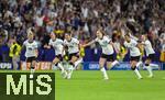 19.07.2025, UEFA Frauen-Europameisterschaft 2025 in der Schweiz. Viertelfinale, Frankreich - Deutschland, im St-Jakob-Park Basel (Schweiz). Frenetischer Jubel bei den deutschen Frauen nach dem siegreichen Elfmeterschieen. Linda Dallmann (Deutschland), Sara Dbritz (Deutschland), Giovanna Hoffmann (Deutschland), Sjoeke Nsken (Deutschland), Selina Cerci (Deutschland)  