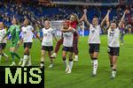19.07.2025, UEFA Frauen-Europameisterschaft 2025 in der Schweiz. Viertelfinale, Frankreich - Deutschland, im St-Jakob-Park Basel (Schweiz). Frenetischer Schlussjubel nach dem Sieg nach Elfmeterschieen der deutschen Frauen. Torhterin Ena Mahmutovic (Deutschland), Cora Zicai (Deutschland), Franziska Kett (Deutschland), Selina Cerci (Deutschland), Giulia Gwinn (Deutschland), Klara Bhl (Deutschland), Elisa Sen (Deutschland) , 