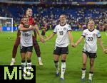 19.07.2025, UEFA Frauen-Europameisterschaft 2025 in der Schweiz. Viertelfinale, Frankreich - Deutschland, im St-Jakob-Park Basel (Schweiz). Frenetischer Schlussjubel nach dem Sieg nach Elfmeterschieen der deutschen Frauen. Selina Cerci (Deutschland), Giulia Gwinn (Deutschland), Klara Bhl (Deutschland), Elisa Sen (Deutschland) , 
