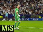19.07.2025, UEFA Frauen-Europameisterschaft 2025 in der Schweiz. Viertelfinale, Frankreich - Deutschland, im St-Jakob-Park Basel (Schweiz).  Torhterin Ann-Katrin Berger (Deutschland) gibt lautstark Anweisungen. 