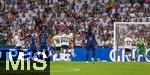 19.07.2025, UEFA Frauen-Europameisterschaft 2025 in der Schweiz. Viertelfinale, Frankreich - Deutschland, im St-Jakob-Park Basel (Schweiz). Szene zur Roten Karte fr Kathrin Hendrich (li, Deutschland), hier zieht sie Griedge Mbock Bathy (2.v.li, Frankreich) regelwidrig am Haarzopf. Es gibt nach VAR auch noch Elfmeter fr Frankreich.