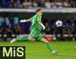 19.07.2025, UEFA Frauen-Europameisterschaft 2025 in der Schweiz. Viertelfinale, Frankreich - Deutschland, im St-Jakob-Park Basel (Schweiz).  Torhterin Ann-Katrin Berger (Deutschland) Abschlag
