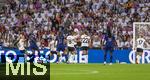 19.07.2025, UEFA Frauen-Europameisterschaft 2025 in der Schweiz. Viertelfinale, Frankreich - Deutschland, im St-Jakob-Park Basel (Schweiz). Szene zur Roten Karte fr Kathrin Hendrich (li, Deutschland), hier zieht sie Griedge Mbock Bathy (2.v.li, Frankreich) regelwidrig am Haarzopf. Es gibt nach VAR auch noch Elfmeter fr Frankreich.