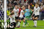 19.07.2025, UEFA Frauen-Europameisterschaft 2025 in der Schweiz. Viertelfinale, Frankreich - Deutschland, im St-Jakob-Park Basel (Schweiz). Frenetischer Schlussjubel nach dem Sieg nach Elfmeterschieen der deutschen Frauen. Torhterin Ann-Katrin Berger (Deutschland), Sjoeke Nsken (Deutschland), Linda Dallmann (Deutschland), Sara Dbritz (Deutschland), Selina Cerci (Deutschland), Klara Bhl (Deutschland),