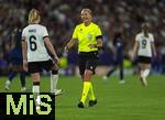 19.07.2025, UEFA Frauen-Europameisterschaft 2025 in der Schweiz. Viertelfinale, Frankreich - Deutschland, im St-Jakob-Park Basel (Schweiz). Schiedsrichterin Tess Olofsson (SWE)