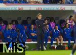 19.07.2025, UEFA Frauen-Europameisterschaft 2025 in der Schweiz. Viertelfinale, Frankreich - Deutschland, im St-Jakob-Park Basel (Schweiz). Trainer Laurent Bonadei (Frankreich) nachdenklich  