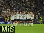 19.07.2025, UEFA Frauen-Europameisterschaft 2025 in der Schweiz. Viertelfinale, Frankreich - Deutschland, im St-Jakob-Park Basel (Schweiz). Elfmeterschiessen nach der Verlngerung: Die Deutschen bangen gemeinsam, Linda Dallmann (Deutschland), Janina Minge  (Deutschland), Sjoeke Nsken (Deutschland), Sophia Kleinherne (Deutschland), Sara Dbritz (Deutschland), Selina Cerci (Deutschland), Klara Bhl (Deutschland)   