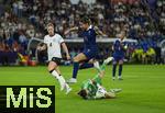 19.07.2025, UEFA Frauen-Europameisterschaft 2025 in der Schweiz. Viertelfinale, Frankreich - Deutschland, im St-Jakob-Park Basel (Schweiz). Clara Mateo (Frankreich) gegen Torhterin Ann-Katrin Berger (Deutschland) 