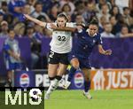 19.07.2025, UEFA Frauen-Europameisterschaft 2025 in der Schweiz. Viertelfinale, Frankreich - Deutschland, im St-Jakob-Park Basel (Schweiz). v.li: Jule Brand (Deutschland) gegen Sakina Karchaoui (Frankreich) 