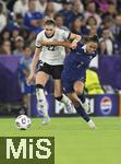 19.07.2025, UEFA Frauen-Europameisterschaft 2025 in der Schweiz. Viertelfinale, Frankreich - Deutschland, im St-Jakob-Park Basel (Schweiz). v.li: Jule Brand (Deutschland) gegen Sakina Karchaoui (Frankreich) 