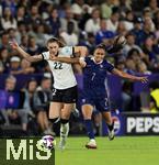 19.07.2025, UEFA Frauen-Europameisterschaft 2025 in der Schweiz. Viertelfinale, Frankreich - Deutschland, im St-Jakob-Park Basel (Schweiz). v.li: Jule Brand (Deutschland) gegen Sakina Karchaoui (Frankreich) 