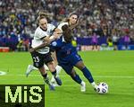 19.07.2025, UEFA Frauen-Europameisterschaft 2025 in der Schweiz. Viertelfinale, Frankreich - Deutschland, im St-Jakob-Park Basel (Schweiz). Sophia Kleinherne (Deutschland) gegen Sandy Baltimore (Frankreich) 