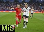 23.07.2025, UEFA Frauen-Europameisterschaft 2025 in der Schweiz. Halbfinale, Deutschland - Spanien, Im Stadion Letzigrund Zrich. v.l. MAitana Bonmati (Spanien) gegen Janina Minge  (Deutschland) 