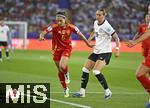 23.07.2025, UEFA Frauen-Europameisterschaft 2025 in der Schweiz. Halbfinale, Deutschland - Spanien, Im Stadion Letzigrund Zrich. v.l. MAitana Bonmati (Spanien) gegen Klara Bhl (Deutschland) 