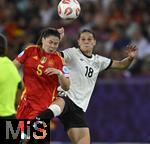 23.07.2025, UEFA Frauen-Europameisterschaft 2025 in der Schweiz. Halbfinale, Deutschland - Spanien, Im Stadion Letzigrund Zrich. v.l. Mara Mendez (Spanien) gegen Giovanna Hoffmann (Deutschland) 