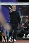 23.07.2025, UEFA Frauen-Europameisterschaft 2025 in der Schweiz. Halbfinale, Deutschland - Spanien, Im Stadion Letzigrund Zrich. Trainer Christian Wck (Deutschland) rgert sich und spritzt mit Wasser um sich