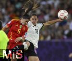 23.07.2025, UEFA Frauen-Europameisterschaft 2025 in der Schweiz. Halbfinale, Deutschland - Spanien, Im Stadion Letzigrund Zrich. v.l. Mara Mendez (Spanien) gegen Giovanna Hoffmann (Deutschland) 