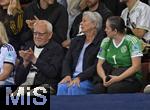 23.07.2025, UEFA Frauen-Europameisterschaft 2025 in der Schweiz. Halbfinale, Deutschland - Spanien, Im Stadion Letzigrund Zrich. Opa Herbert applaudiert ber die Leistung von Torhterin Ann-Katrin Berger (Deutschland) 