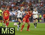 23.07.2025, UEFA Frauen-Europameisterschaft 2025 in der Schweiz. Halbfinale, Deutschland - Spanien, Im Stadion Letzigrund Zrich. v.l. Athenea (Spanien), Linda Dallmann (Deutschland) und Cristina Martin-Prieto (Spanien) 