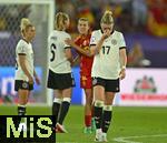 23.07.2025, UEFA Frauen-Europameisterschaft 2025 in der Schweiz. Halbfinale, Deutschland - Spanien, Im Stadion Letzigrund Zrich. v.l. Linda Dallmann (Deutschland), Janina Minge  (Deutschland) und Franziska Kett (Deutschland) enttuscht.