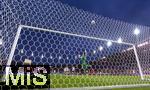 23.07.2025, UEFA Frauen-Europameisterschaft 2025 in der Schweiz. Halbfinale, Deutschland - Spanien, Im Stadion Letzigrund Zrich.  Ballabwehr: Torhterin Ann-Katrin Berger (Deutschland) fliegt durch den Strafraum.