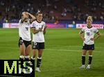 23.07.2025, UEFA Frauen-Europameisterschaft 2025 in der Schweiz. Halbfinale, Deutschland - Spanien, Im Stadion Letzigrund Zrich. Enttusche deutsche Spielerinnen nach der 0:1 Niederlage im Halbfinale, von links: Klara Bhl (Deutschland), Selina Cerci (Deutschland), Linda Dallmann (Deutschland) 