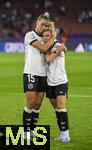 23.07.2025, UEFA Frauen-Europameisterschaft 2025 in der Schweiz. Halbfinale, Deutschland - Spanien, Im Stadion Letzigrund Zrich. Enttusche deutsche Spielerinnen nach der 0:1 Niederlage im Halbfinale, von links:  Selina Cerci (Deutschland) nimmt Linda Dallmann (Deutschland) trstend in den Arm.