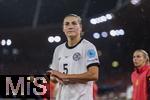 23.07.2025, UEFA Frauen-Europameisterschaft 2025 in der Schweiz. Halbfinale, Deutschland - Spanien, Im Stadion Letzigrund Zrich. Enttusche deutsche Spielerinnen nach der 0:1 Niederlage im Halbfinale, Carlotta Wamser (Deutschland) nachdenklich bei den Fans 