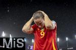 23.07.2025, UEFA Frauen-Europameisterschaft 2025 in der Schweiz. Halbfinale, Deutschland - Spanien, Im Stadion Letzigrund Zrich. Frust bei den Deutschen Spielerinnen nach der Niederlage, Torhterin Ann-Katrin Berger (Deutschland) taurig bei den Fans mit einem Trikot der Spanierinnen ( Esther Gonzalez (Spanien) )