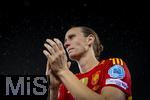 23.07.2025, UEFA Frauen-Europameisterschaft 2025 in der Schweiz. Halbfinale, Deutschland - Spanien, Im Stadion Letzigrund Zrich. Frust bei den Deutschen Spielerinnen nach der Niederlage, Torhterin Ann-Katrin Berger (Deutschland) taurig bei den Fans mit einem Trikot der Spanierinnen ( Esther Gonzalez (Spanien) )