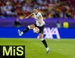 23.07.2025, UEFA Frauen-Europameisterschaft 2025 in der Schweiz. Halbfinale, Deutschland - Spanien, Im Stadion Letzigrund Zrich. Klara Bhl (Deutschland) am Ball 