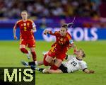 23.07.2025, UEFA Frauen-Europameisterschaft 2025 in der Schweiz. Halbfinale, Deutschland - Spanien, Im Stadion Letzigrund Zrich. li: Athenea (Spanien) gegen Elisa Sen (Deutschland)  