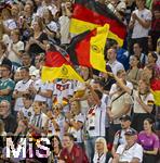 23.07.2025, UEFA Frauen-Europameisterschaft 2025 in der Schweiz. Halbfinale, Deutschland - Spanien, Im Stadion Letzigrund Zrich. Deutsche Fans schwenken ihre Fahnen