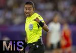 23.07.2025, UEFA Frauen-Europameisterschaft 2025 in der Schweiz. Halbfinale, Deutschland - Spanien, Im Stadion Letzigrund Zrich. Schiedsrichterin Edina Alves (Brasilien)