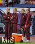 23.07.2025, UEFA Frauen-Europameisterschaft 2025 in der Schweiz. Halbfinale, Deutschland - Spanien, Im Stadion Letzigrund Zrich. v.li: Sarai Linder (Deutschland), Kathrin Hendrich (Deutschland), Giulia Gwinn (Deutschland), Sjoeke Nsken (Deutschland) vor dem Spiel am Spielfeldrand.