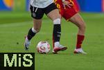 23.07.2025, UEFA Frauen-Europameisterschaft 2025 in der Schweiz. Halbfinale, Deutschland - Spanien, Im Stadion Letzigrund Zrich. Zweikampf um den Ball.